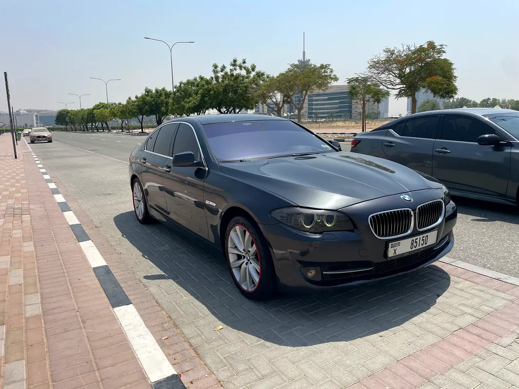 BMW 5-Series 2012 — photo 1 of 14