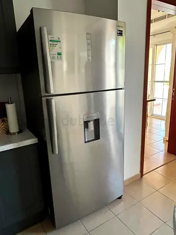 Samsung Fridge Freezer with water dispenser
180x84cm
Shoukd be collected 28 June
