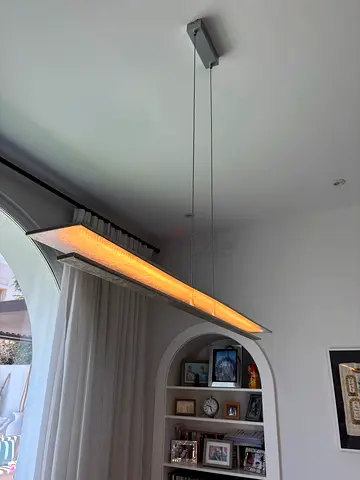 Modern LED pendant dining light. Adjustable height. Remote controlled