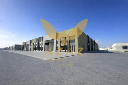 صالة عرض تجارية أنيقة للإيجار في أم القيوين، مساحتها 1003.30 قدم مربع