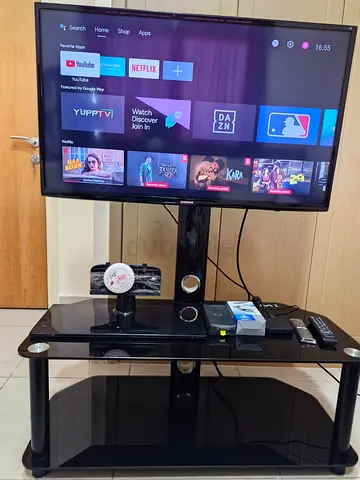 Samsung 40 3D LED TV, TV Stand, Table stand, Xiaomi 4K UHD Mi Box in excellent condition for S