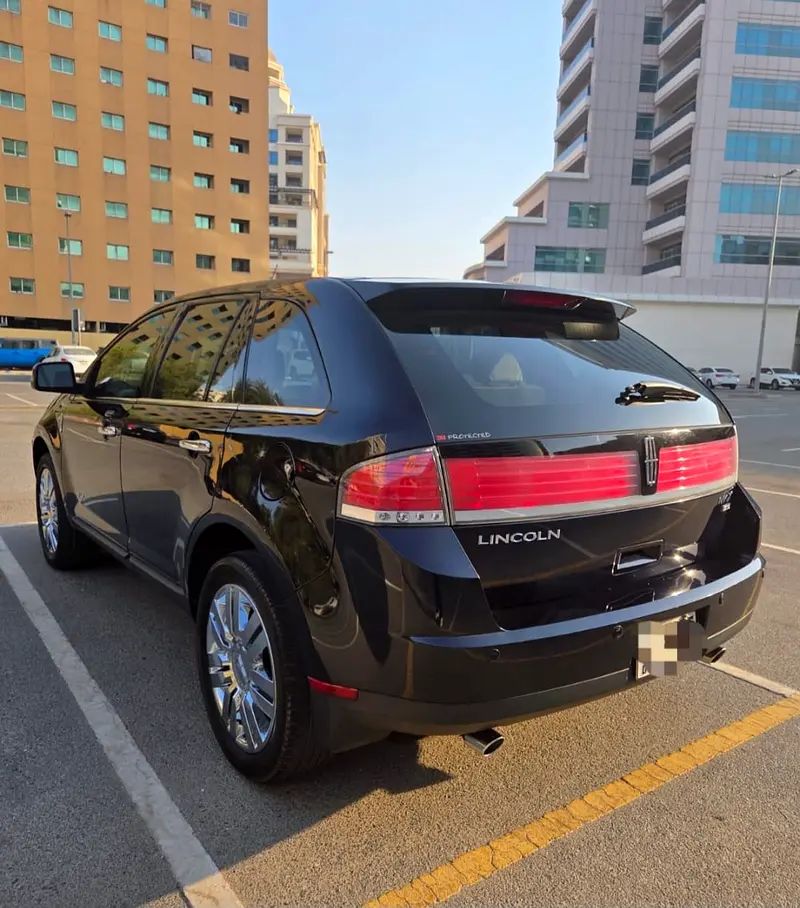 Lincoln MKX 2009 — photo 1 of 9