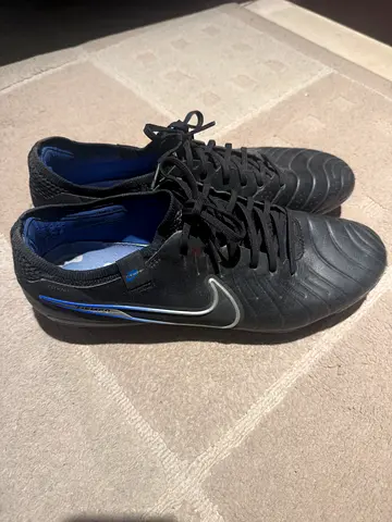 elite football boots tiempo used sized 44.5