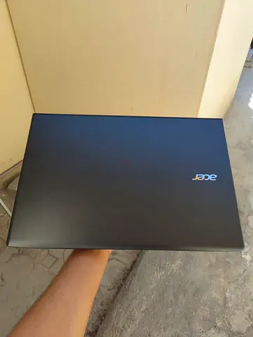 Acer Aspire E15 - i5, Dedicated Nvidia Graphics, Battery replaced,charger need to plugin while using
