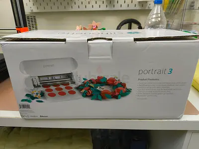 Silhouette portrait 3 cutter plotter
