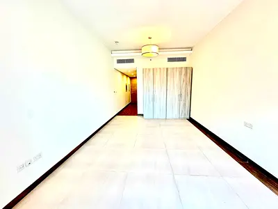 Spacious Studio / Ready to move / Prime Location