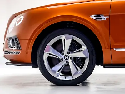 صورة 20 لـ 2016 Bentley BENTAYGA