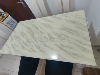 White Marble-Effect Dining Table (Good Condition)