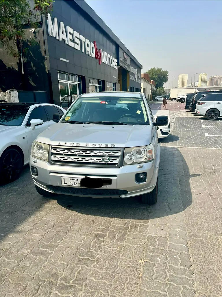 Land Rover LR2 2011 — photo 1 of 5