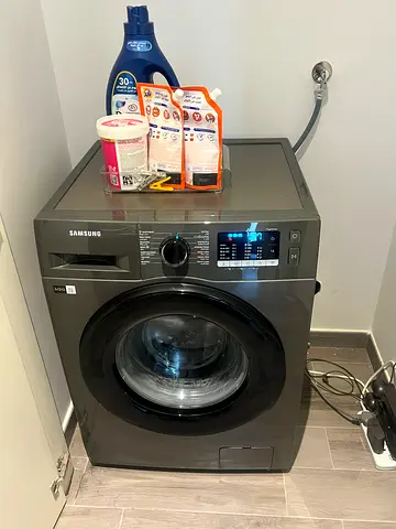 Samsung Rarely Used , Washing machine 1 Year Old , 60Cm black DELIVERY + WARRANTY