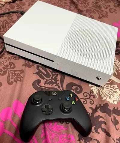 MICROSOFT X BOX ONE S 1TB ONE CONTROLLER +2 GAMES
