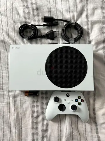 Xbox Series S console - good condition, includes power cable