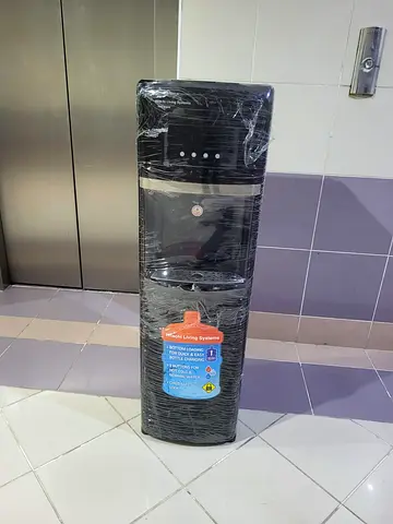 Bottom load water dispenser