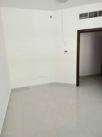 Luxury 2bhk livingroom, closed kitchen 40k