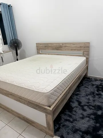 King Size Bed with 2 Side Drawers – New Like Condition