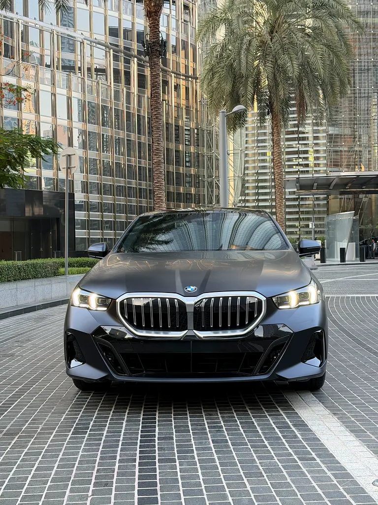BMW 5-Series 2025 — photo 1 of 14