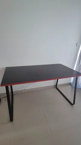 Study / computer desk + free chair