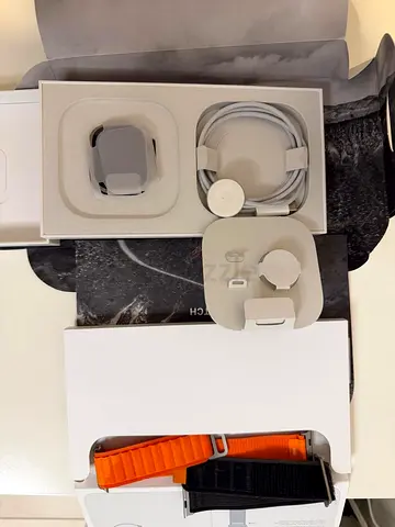 Apple watch ultra (49mm) with 99% Battery health in original packing / charger and original bands