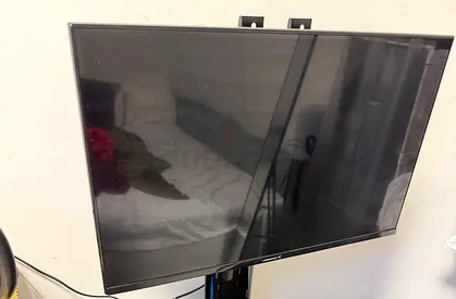32-inch Samsung LED TV - Good Working Condition