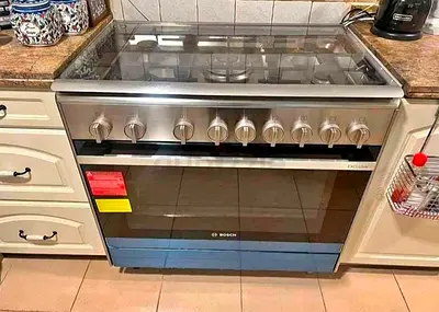 Bosch heavy duty cooking range 90cm Freestanding Gas Range with Oven - Good Condition, delivery free
