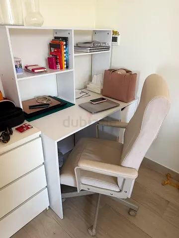 White desk with hutch and swivel chair — good condition