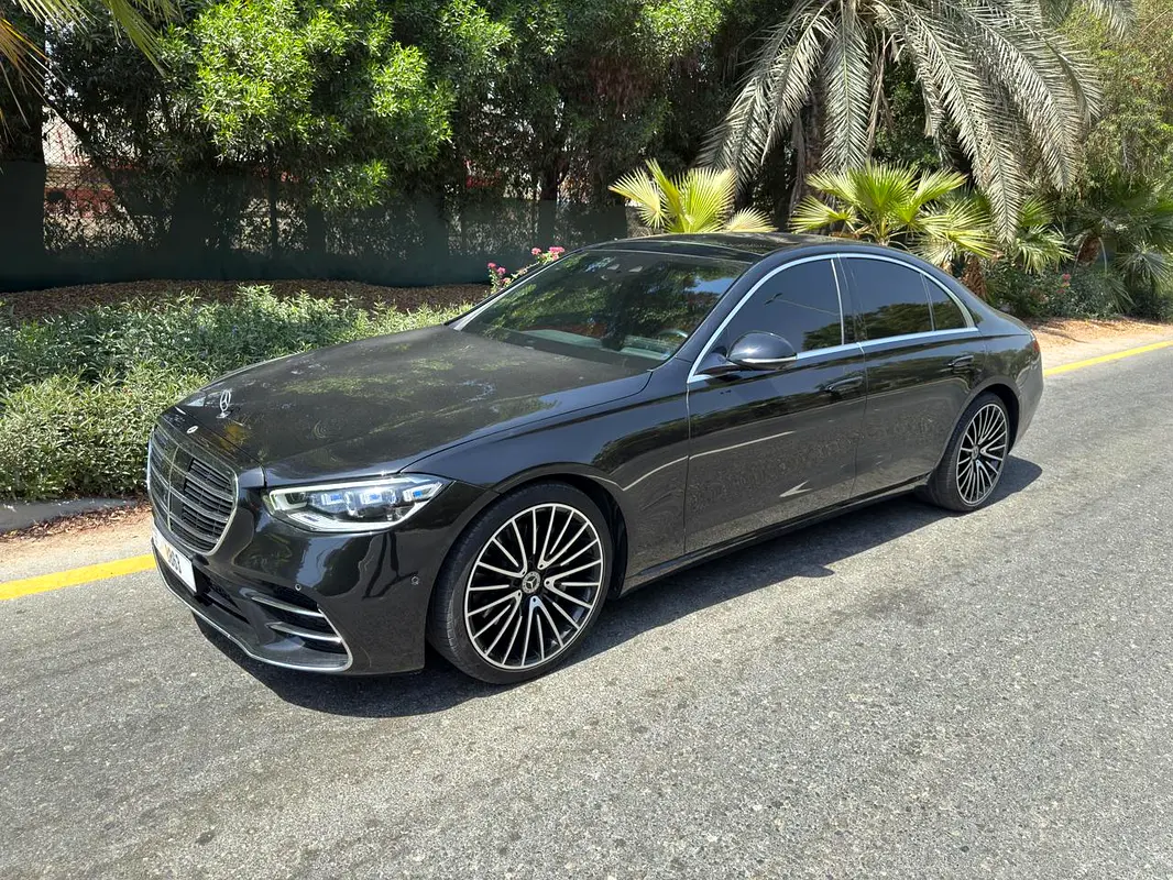 Mercedes-Benz S-Class 2022 — photo 1 of 15