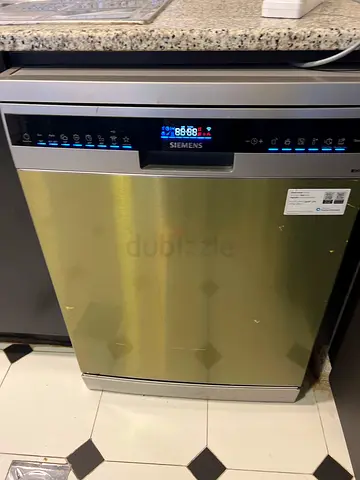 Immediate sale / pick up by today -genuine buyers only Siemens dishwasher in good working condition