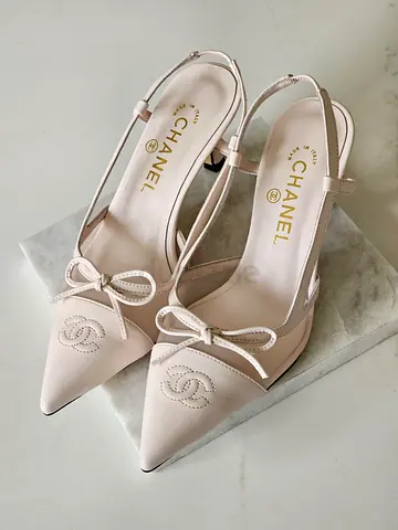 Chanel pink leather slingback pumps