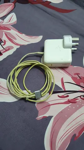 Apple Macbook Pro charger