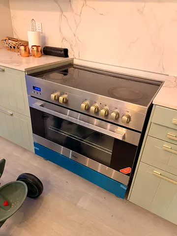 Midea 5-Burner Ceramic Cooker 90 x 60 cm – Like New Condition