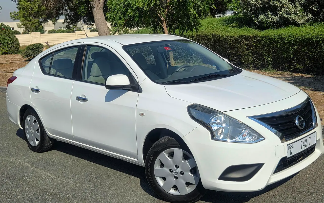 Nissan Sunny 2022 — photo 1 of 15