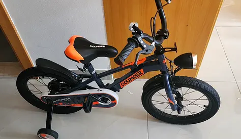 Used kids/teen cruiser bike in good condition with lights and basket mount , size 16inch
