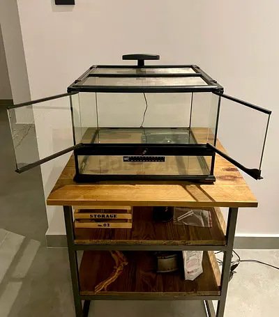 Exo-Terra Reptile Terrarium - Great condition!