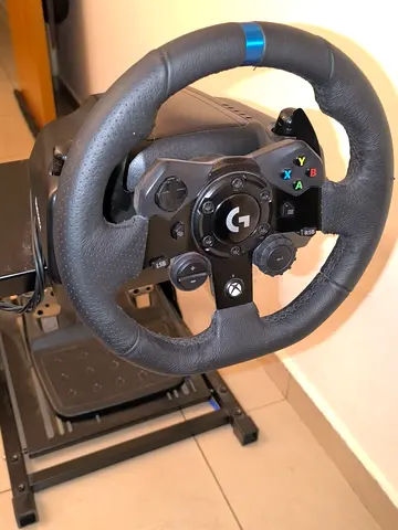 Logitech G920 Racing Wheel with Pedals , manual GT edition gear and Stand - in excellent Condition.