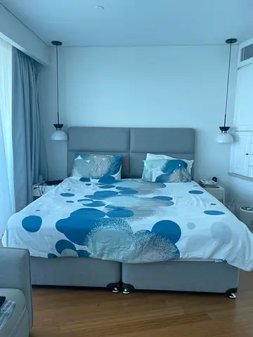 king bed with mattress