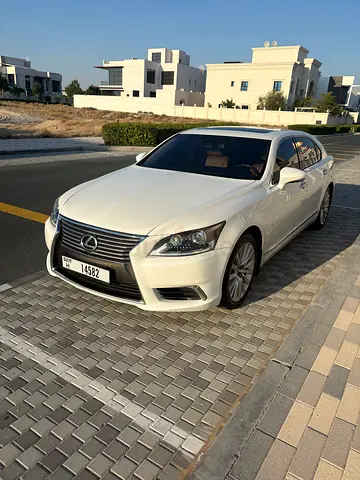 Lexus LS 460 2015 GCC Specs | Impeccable Condition
