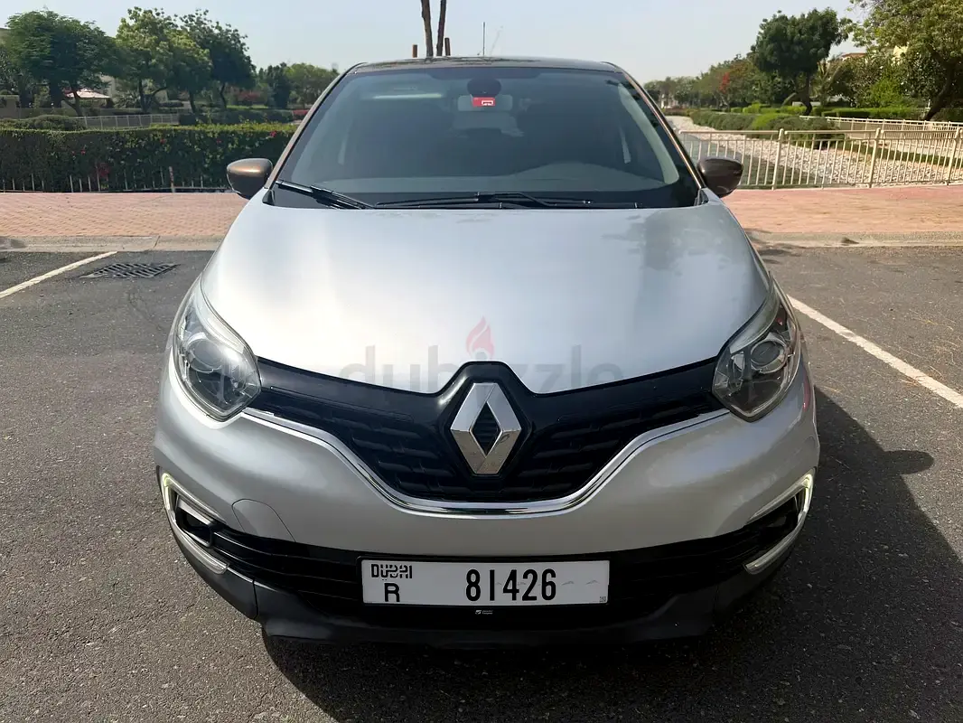 Renault Captur 2018 — photo 1 of 16