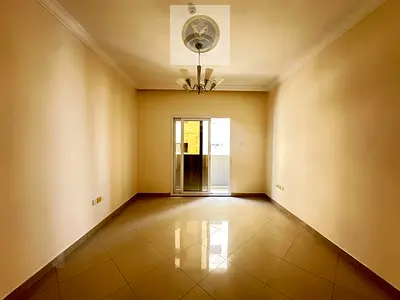 شقه غرفه وصاله الممزر خزائن بالحائط مع حمامين مع بلكونه اطلاله مفتوحه مع جيم ومسبح مجاني تسهيلات في الدفعات