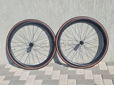 Syncros Capital 1.0 35 Carbon disc wheels, featuring a 35mm deep UD carbon