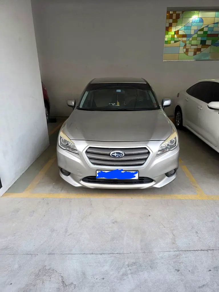 Subaru Legacy 2015 — photo 1 of 5