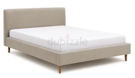 West elm King size platform bed + bodiform gel meduim firm mattress (195cmx 203cm)