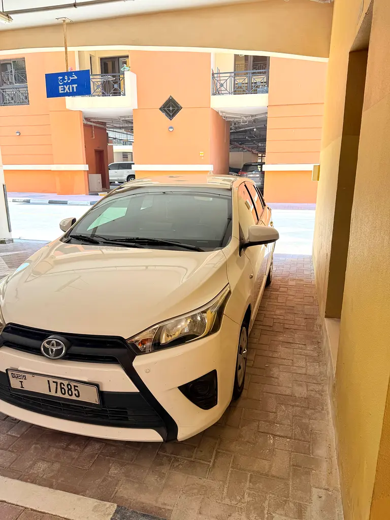 Toyota Yaris 2016 — photo 1 of 7