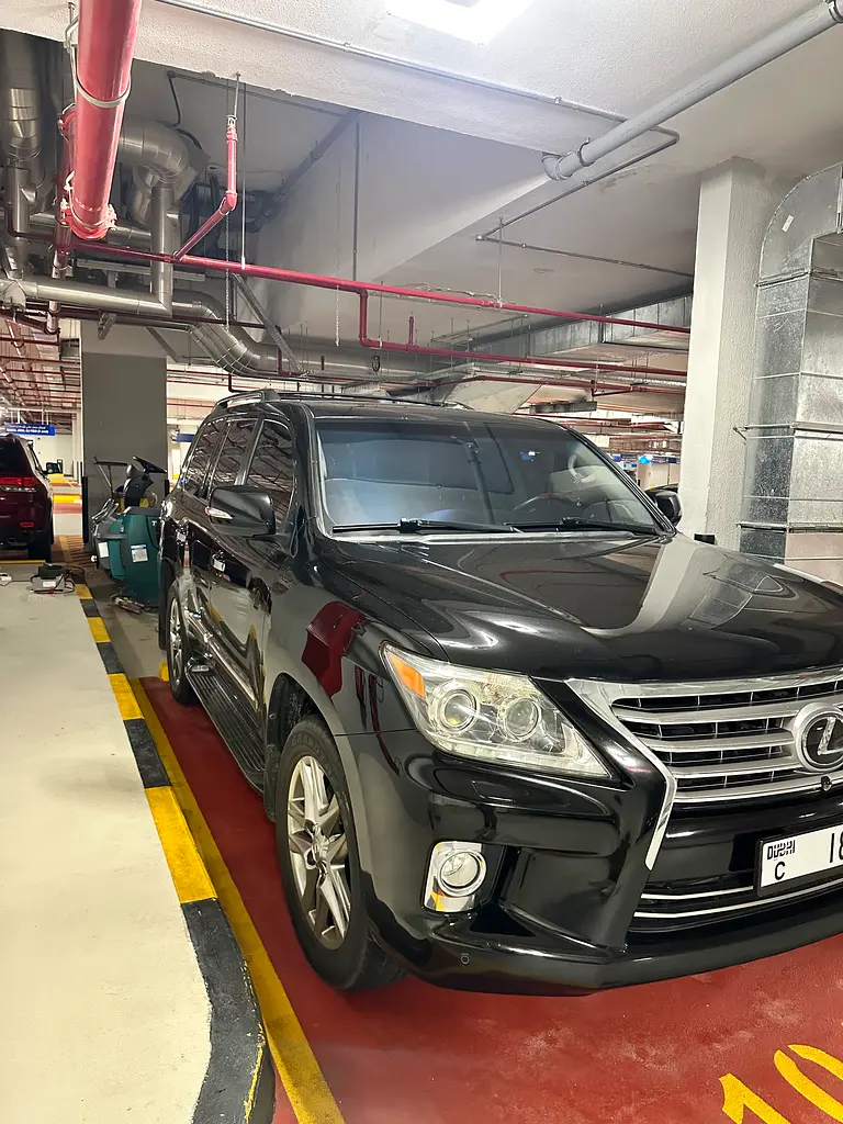 Lexus LX-Series 2013 — photo 1 of 11