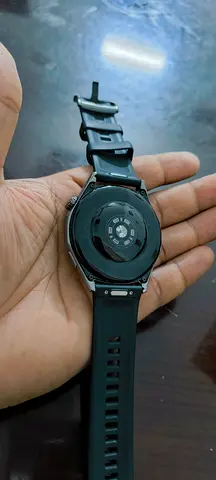 Huawei Smart watchUsed smartwatch with round display and silicone strap – good condition. Price can.