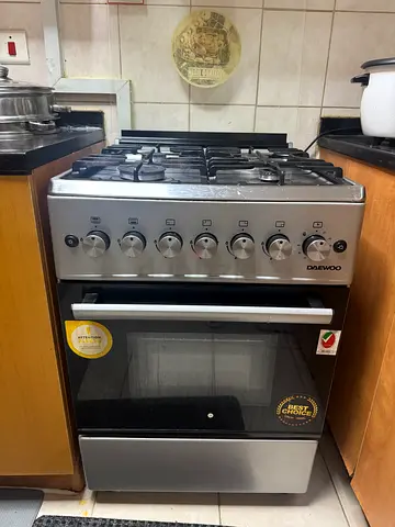 Stainless Steel 5-Burner Gas Cooker with Oven - Excellent Condition - Oven never used