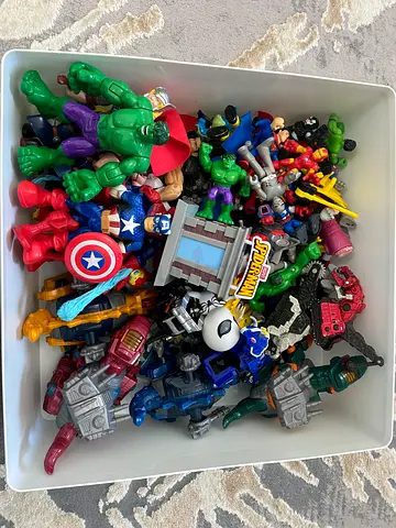 Marvel Superheroes Action Figure and Vehicles Collection