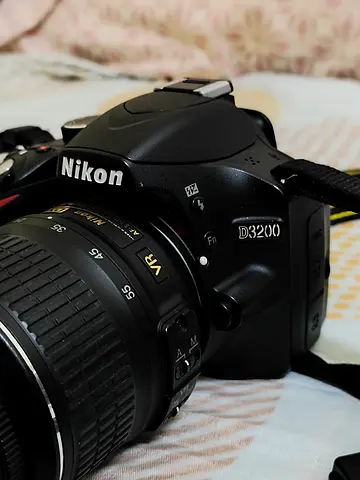 Nikon D3200 DSLR with 18-55mm VR Lens and 50mm- excellent Working Condition