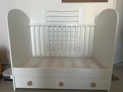 Baby crib with below drawer (IKEA)