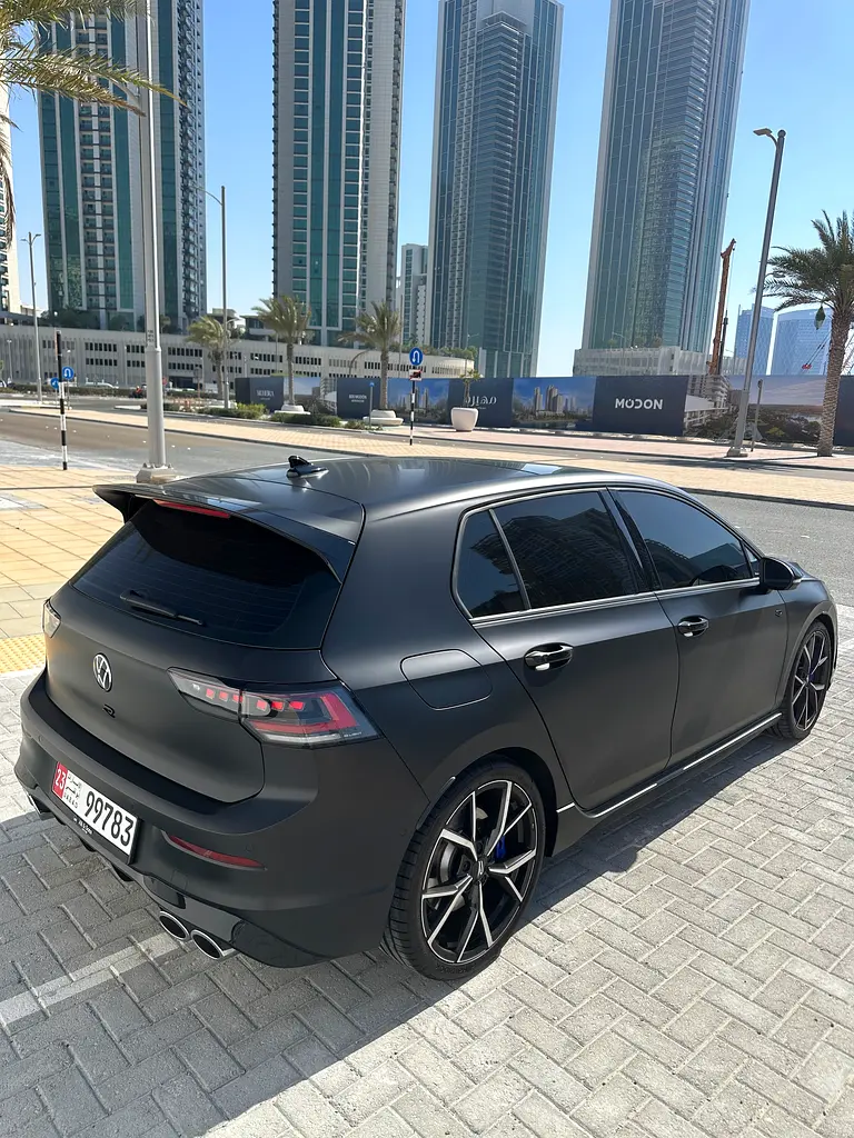 Volkswagen Golf 2025 — photo 1 of 10