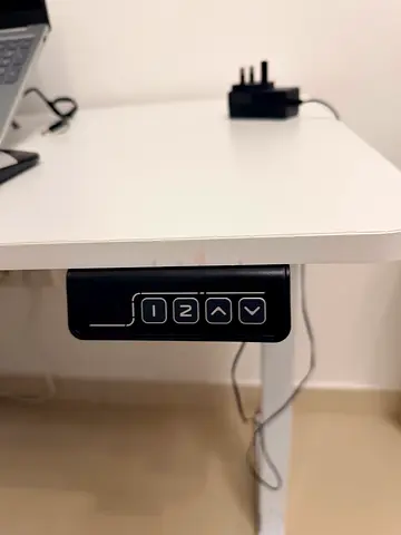 Electric height-adjustable desk (white) with control panel